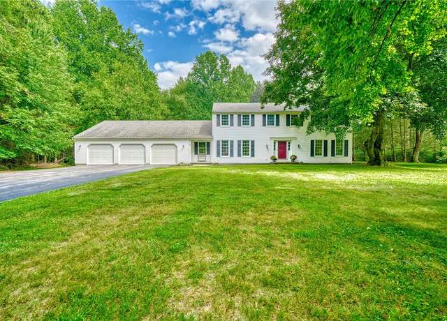 Property at 1159 Woodsboro Farms, Webster, NY 14580, 5 beds, 3.5 baths