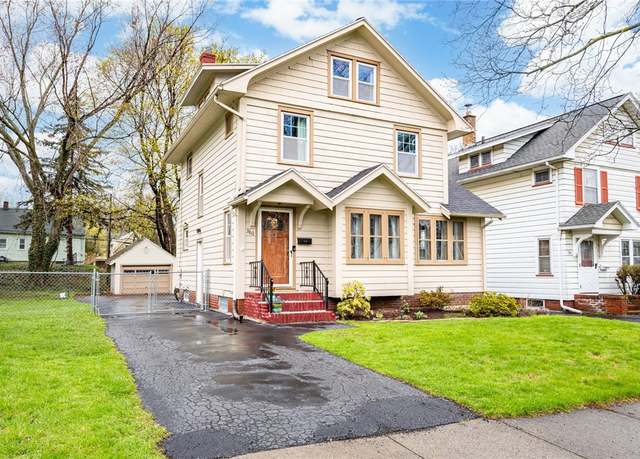 Property at 380 Laurelton Rd, Irondequoit, NY 14609, 3 beds, 1.5 baths