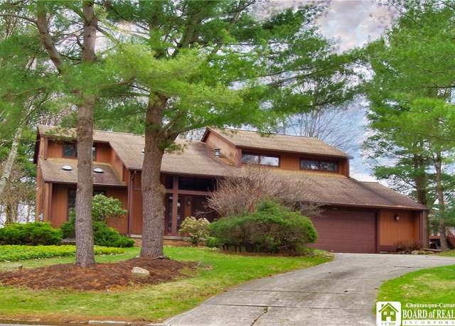 Property at 125 Westminster Dr, Ellicott, NY 14701, 5 beds, 2.5 baths
