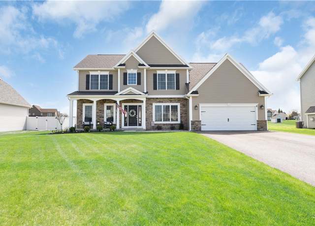 Property at 8 Giovanni Ln, Parma, NY 14468, 4 beds, 2.5 baths