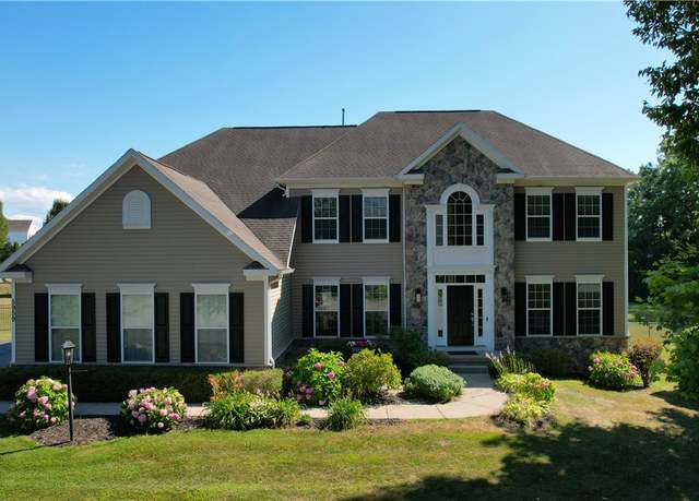 Property at 5959 Woodside Cir, Farmington, NY 14425, 4 beds, 4.5 baths