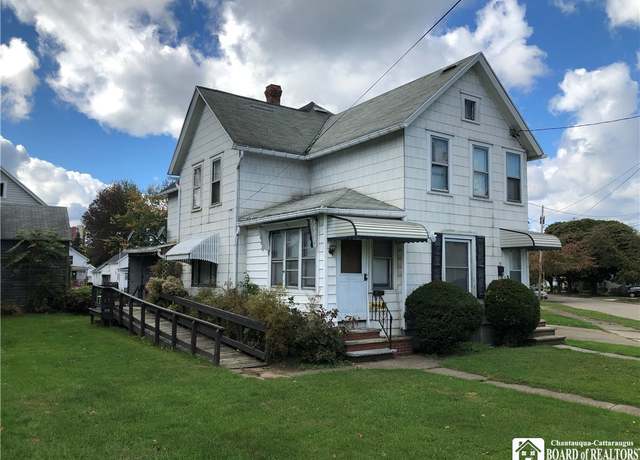 Property at 19 N Roberts Rd, Dunkirk-city, NY 14048, 5 beds, 2 baths