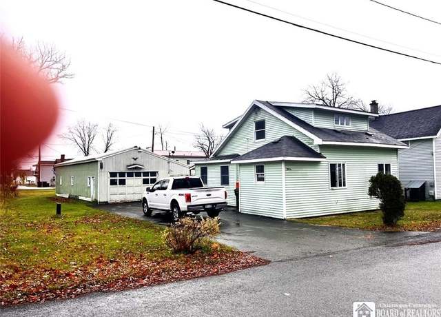 Property at 2806 Elmhurst, Ellicott, NY 14701, 2 beds, 1.5 baths