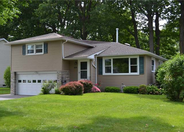 Property at 229 Everclay Dr, Greece, NY 14616, 3 beds, 1 bath