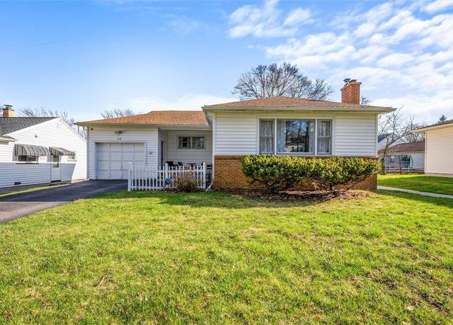 Property at 23 Meadowcroft Rd, Irondequoit, NY 14609, 3 beds, 1.5 baths