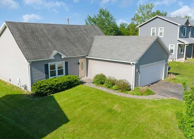 Property at 131 Grangerford Hts, Henrietta, NY 14586, 3 beds, 2 baths