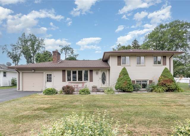 Property at 17 Francine Dr, Gates, NY 14606, 4 beds, 2.5 baths