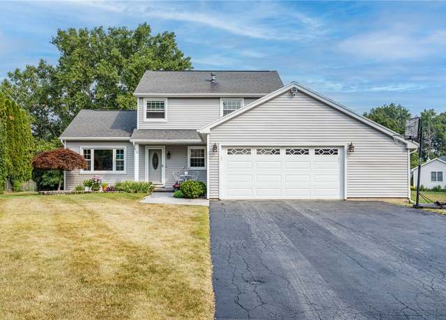 Property at 18 Charter Cir, Gates, NY 14606, 3 beds, 3.5 baths
