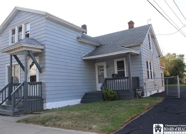 Property at 216-218 Lake Shore Dr W, Dunkirk, NY 14048, 6 beds, 3 baths