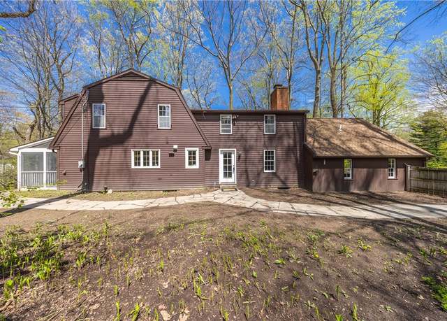 Property at 799 Oakridge Dr, Irondequoit, NY 14617, 4 beds, 3.5 baths