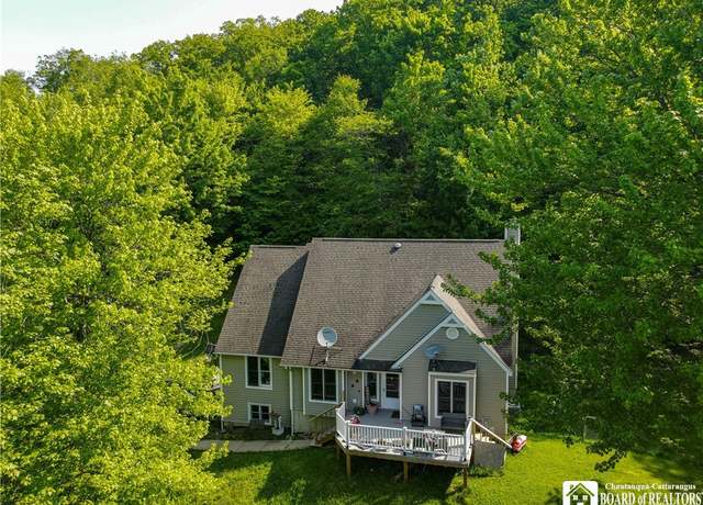 Property at 158 Hawthorn Ln, Allegany, NY 14706, 4 beds, 3.5 baths