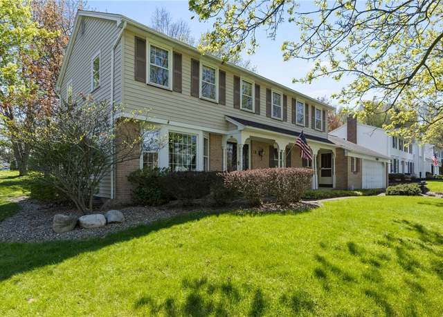 Property at 10 Whitecliff Dr, Pittsford, NY 14534, 4 beds, 2.5 baths