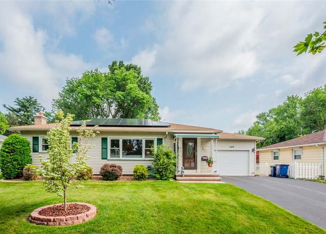 Property at 229 Angelus Dr, Irondequoit, NY 14622, 3 beds, 1.5 baths
