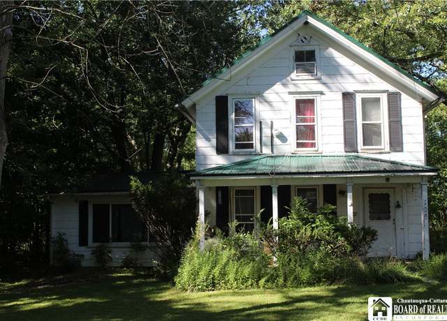 Property at 103 Gardner St, Pomfret, NY 14063, 3 beds, 1.5 baths