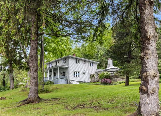 Property at 15205 W Lake Rd, Pulteney, NY 14418, 3 beds, 2.5 baths