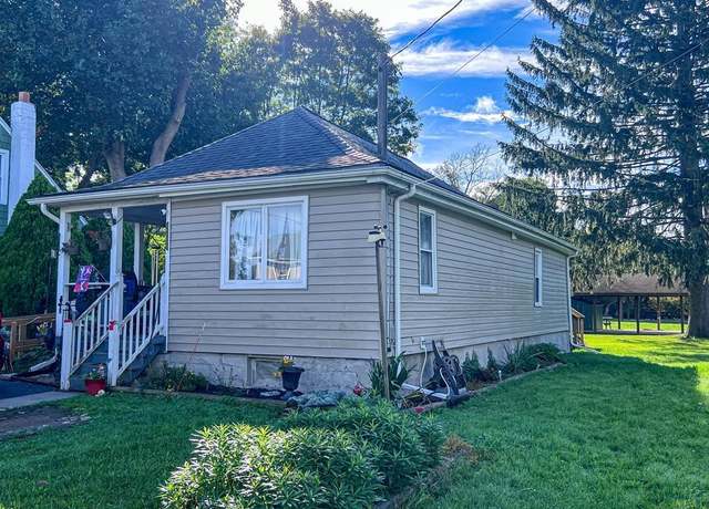 Property at 323 O'hanlon Ave, Elmira, NY 14903, 2 beds, 1 bath