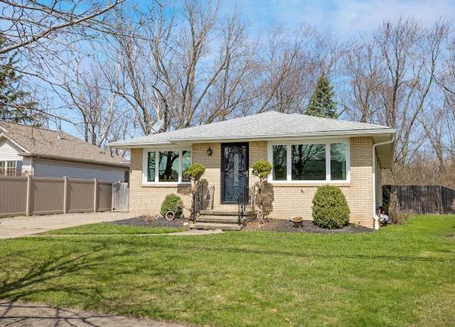 Property at 16 Armond Ln, Cheektowaga, NY 14043, 3 beds, 2 baths