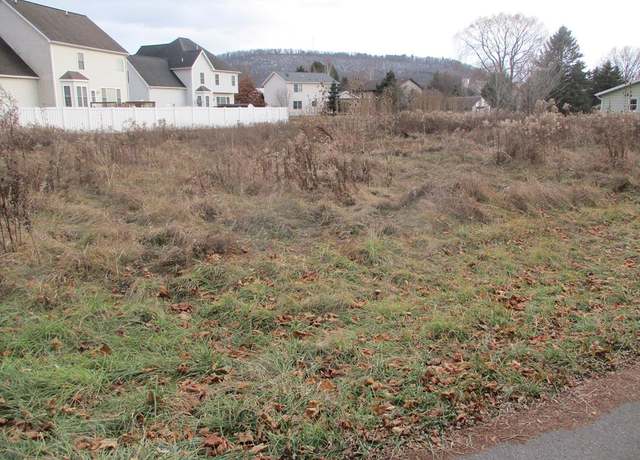 Property at 140 Empire Dr, Horseheads, NY 14845