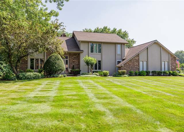Property at 14 Fenimore Dr, Pittsford, NY 14534, 4 beds, 2.5 baths