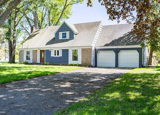 Property at 16 Sturbridge Ln, Pittsford, NY 14534, 4 beds, 2.5 baths