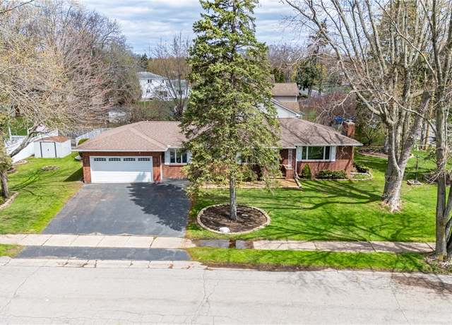 Property at 2 Simone Cir, Irondequoit, NY 14609, 3 beds, 3 baths