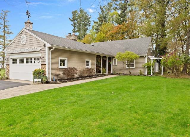 Property at 658 Lake Rd, Webster, NY 14580, 3 beds, 3 baths