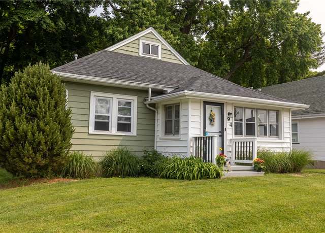 Property at 94 Birchwood Dr, Irondequoit, NY 14622, 3 beds, 1 bath