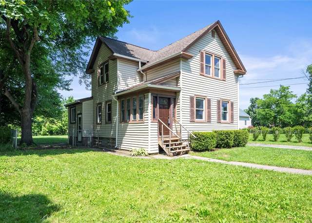 Property at 117 Stenson St, Rochester, NY 14606, 3 beds, 1 bath