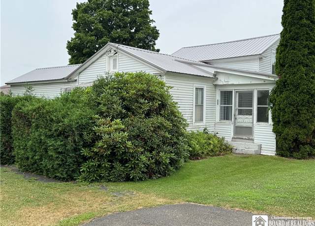 Property at 5469 E Lake Rd, Chautauqua, NY 14728, 3 beds, 1 bath