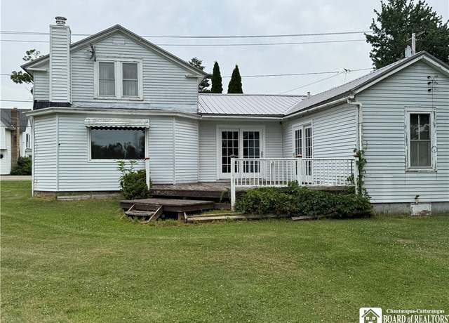 Property at 5469 E Lake Rd, Chautauqua, NY 14728, 3 beds, 1 bath