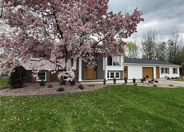Property at 1114 Parkside Dr, Webster, NY 14580, 8 beds, 5 baths