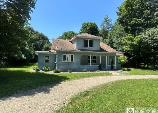 Property at 11973 Chestnut St, Perrysburg, NY 14129, 3 beds, 1.5 baths