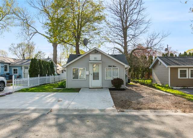 Property at 53 Madison Ter, Irondequoit, NY 14617, 2 beds, 1 bath