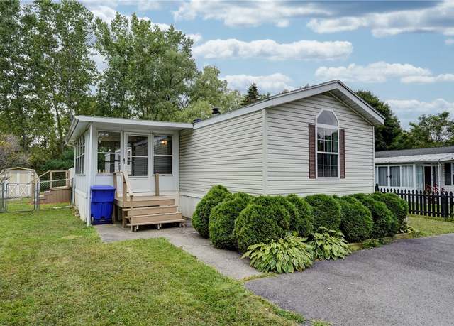 Property at 267 Sunset Dr, Clarendon, NY 14470, 2 beds, 2 baths