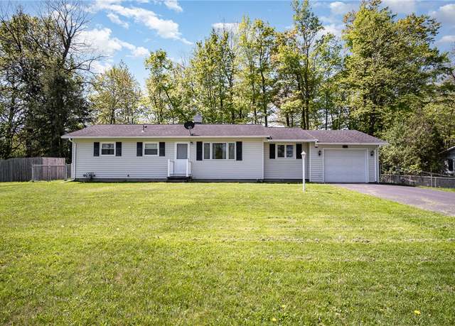 Property at 289 Hollybrook Rd, Henrietta, NY 14623, 3 beds, 1 bath
