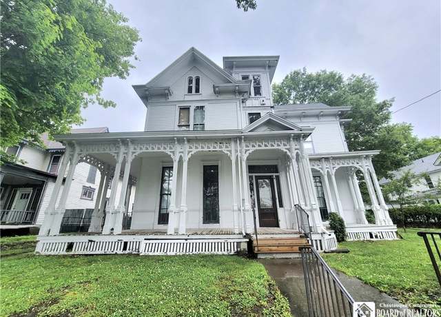 Property at 52 Lakeview Ave, Jamestown, NY 14701, 5 beds, 1.5 baths