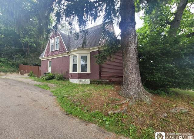 Property at 214 Hazzard St, Jamestown, NY 14701, 4 beds, 1.5 baths