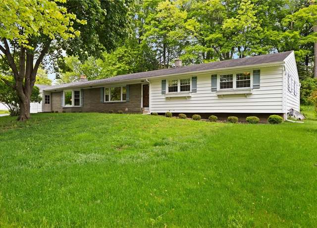 Property at 136 Cranbrooke Dr, Irondequoit, NY 14622, 4 beds, 1.5 baths