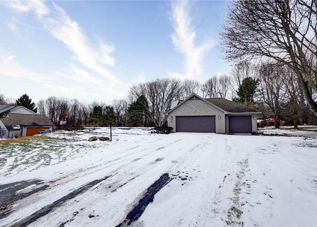 Property at 33 Sutton Pt, Pittsford, NY 14534, 4 beds, 3.5 baths