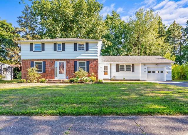 Property at 45 Seaford Dr, Irondequoit, NY 14617, 4 beds, 2 baths