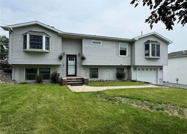 Property at 142 Biltmore Dr, Horseheads, NY 14845, 4 beds, 3 baths