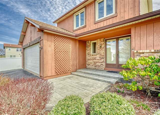 Property at 579 Drumcliff Way, Greece, NY 14612, 3 beds, 2.5 baths