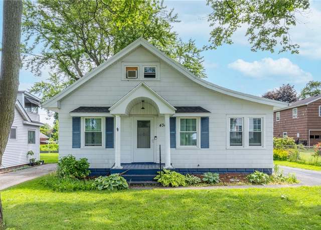 Property at 434 Crossfield Rd, Irondequoit, NY 14609, 3 beds, 2 baths