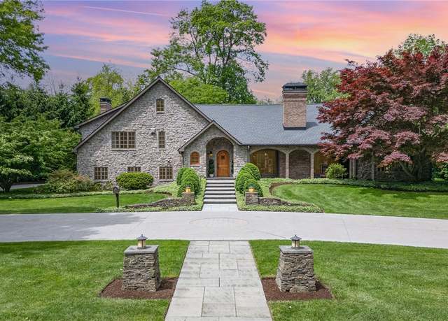 Property at 49 Knollwood Dr Dr, Pittsford, NY 14618, 4 beds, 4.5 baths