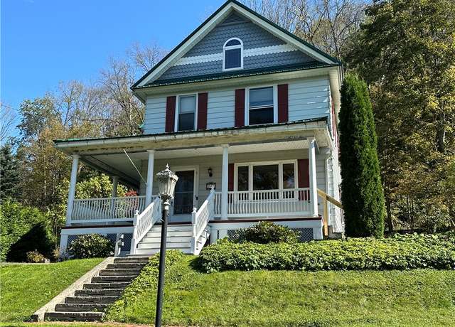 Property at 247 W Corydon St, Bradford-town, PA 16701, 4 beds, 1.5 baths