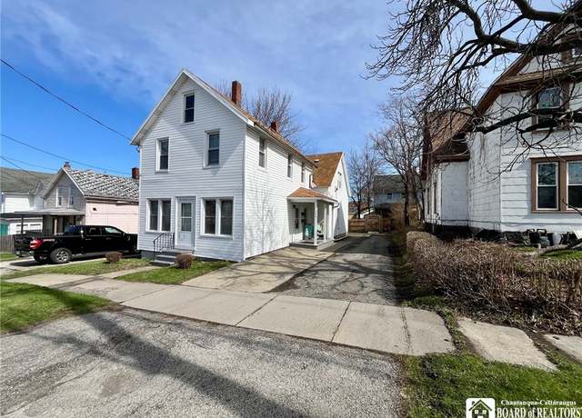 Property at 546 S Roberts Rd, Dunkirk-city, NY 14048, 3 beds, 2 baths