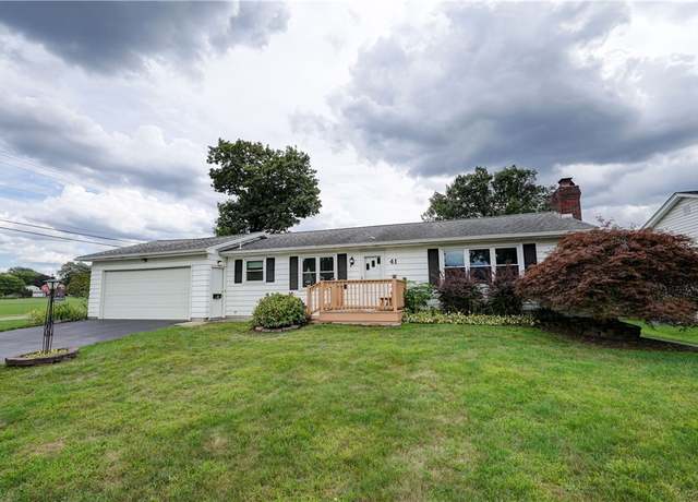Property at 41 Ridge Castle Dr, Irondequoit, NY 14622, 3 beds, 1 bath