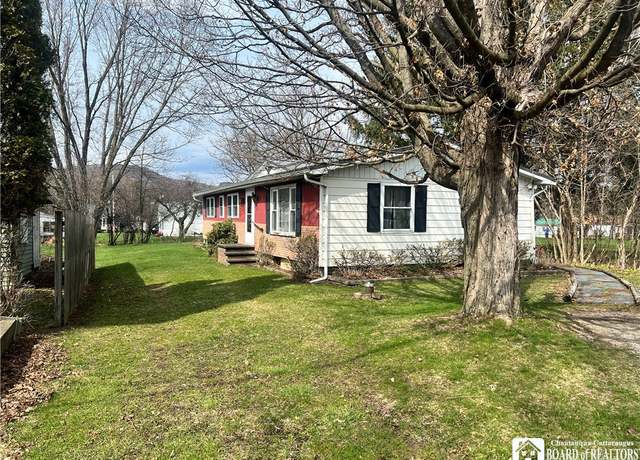 Property at 3280 Proctor Rd, Wellsville, NY 14895, 3 beds, 1.5 baths