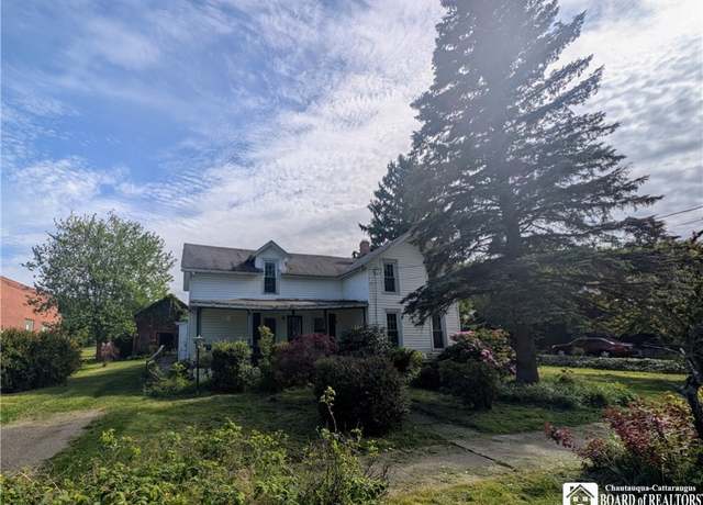 Property at 6 Kinney St, Portland, NY 14716, 5 beds, 1 bath