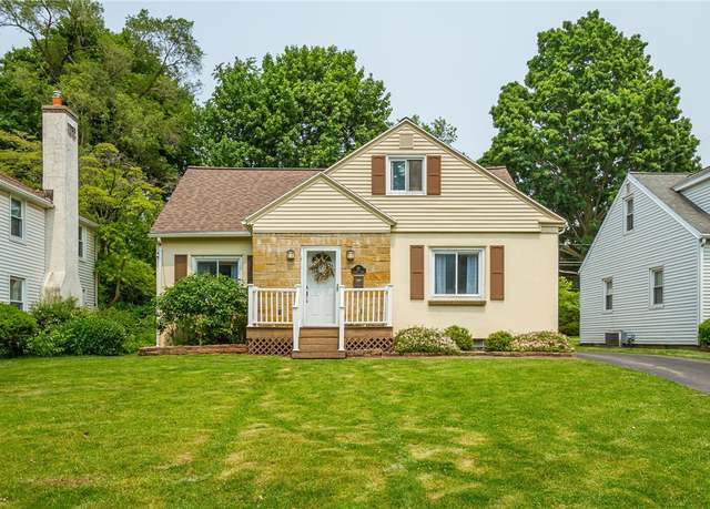 Property at 121 Woodbine Ave, East Rochester, NY 14445, 3 beds, 1 bath